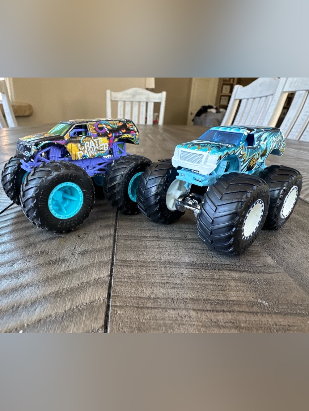 Hot Wheels Monster Truck 32 Degrees & Crate Danger Free Style Wreckers